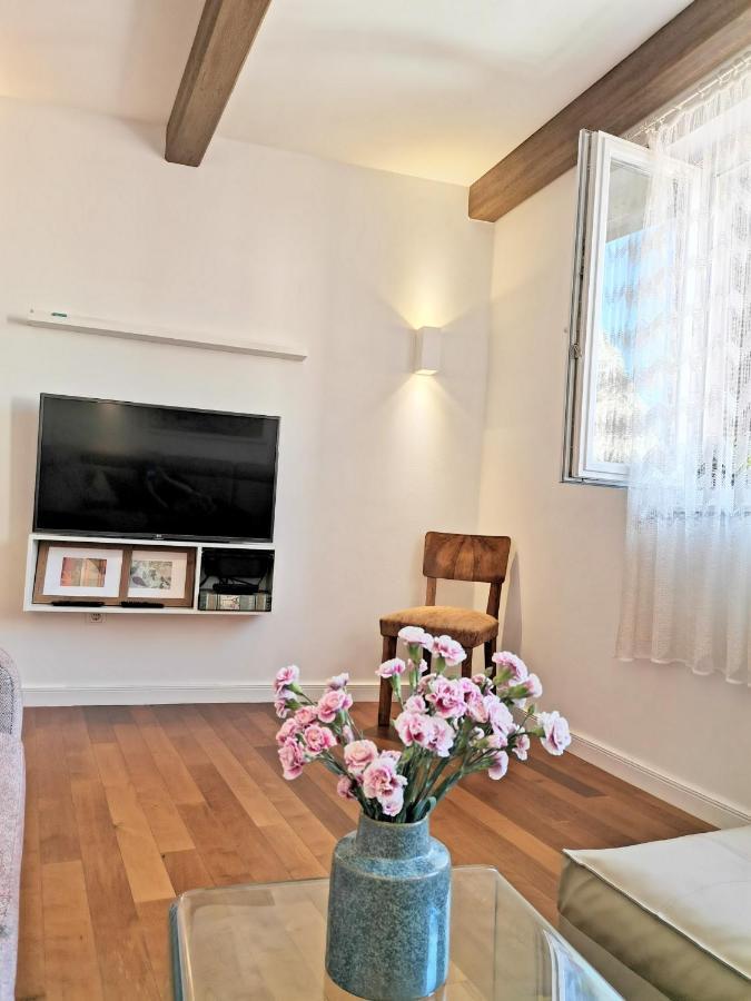 Apartman R.R. 오미스 외부 사진
